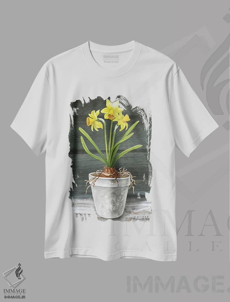 تیشرت سفید طرح دار باغ روستایی ۱ - نرگس ها، دکور روستایی اثر کلسی ویلسون | فروشگاه ایماژ