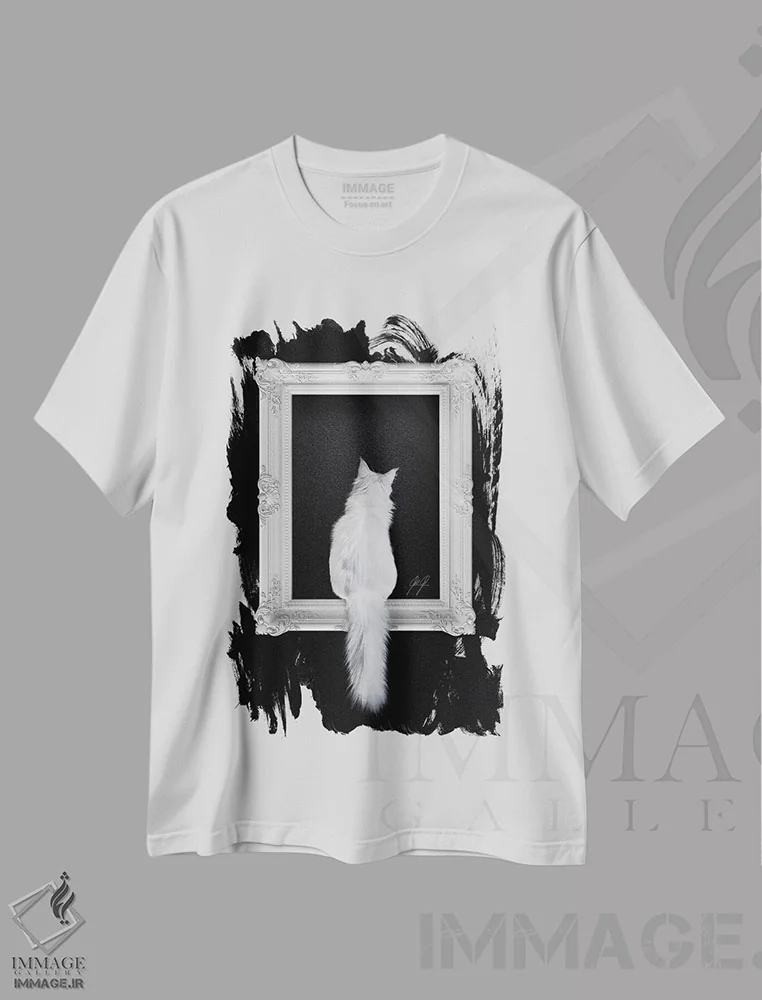 تیشرت سفید طرح دار گربه در قاب، مدیوم اثر کاترین فدرر | فروشگاه ایماژ