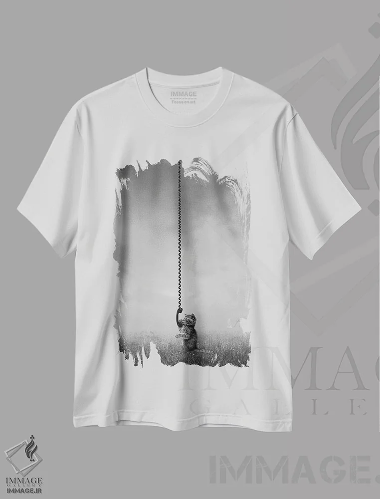 تیشرت سفید طرح دار تماس با خانه، عکاسی ترکیبی اثر کاترین فدرر | فروشگاه ایماژ
