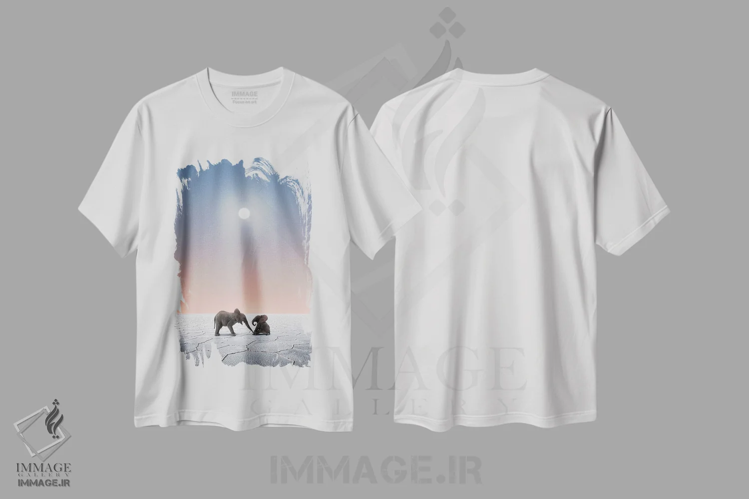 تیشرت سفید طرح دار فیل ها در صحرا، عکاسی ترکیبی اثر کاترین فدرر | فروشگاه ایماژ