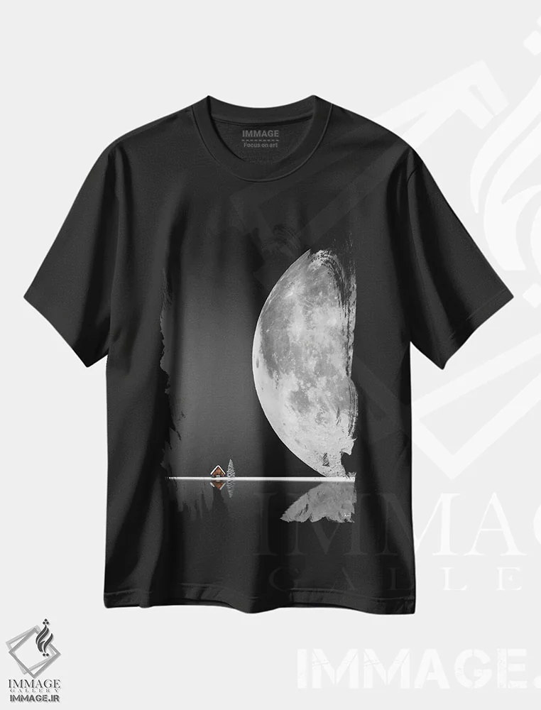 تیشرت مشکی طرح دار ماه غلتان، دکور کلبه و لژ اثر کاترین فدرر | فروشگاه ایماژ