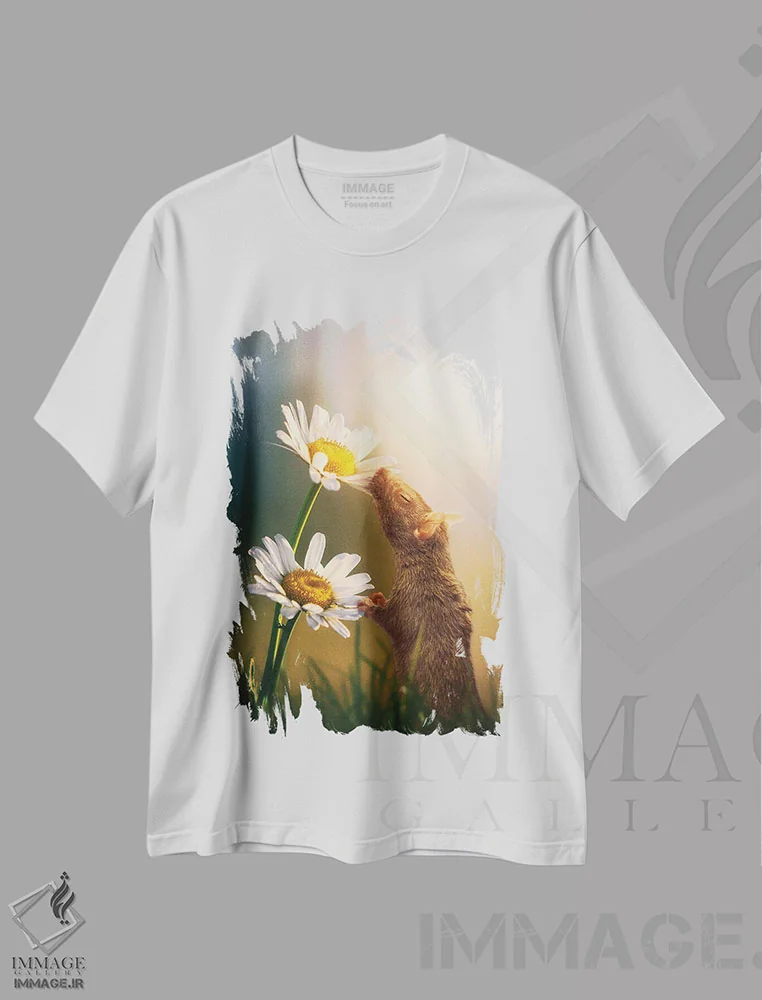 تیشرت سفید طرح دار عطر بهار، عکاسی ترکیبی اثر کاترین فدرر | immage.ir