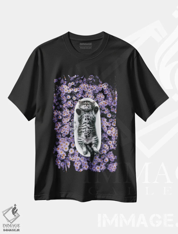 تیشرت مشکی طرح دار شادی در وان خانه عروسکی، عکاسی ترکیبی اثر کاترین فدرر | immage.ir