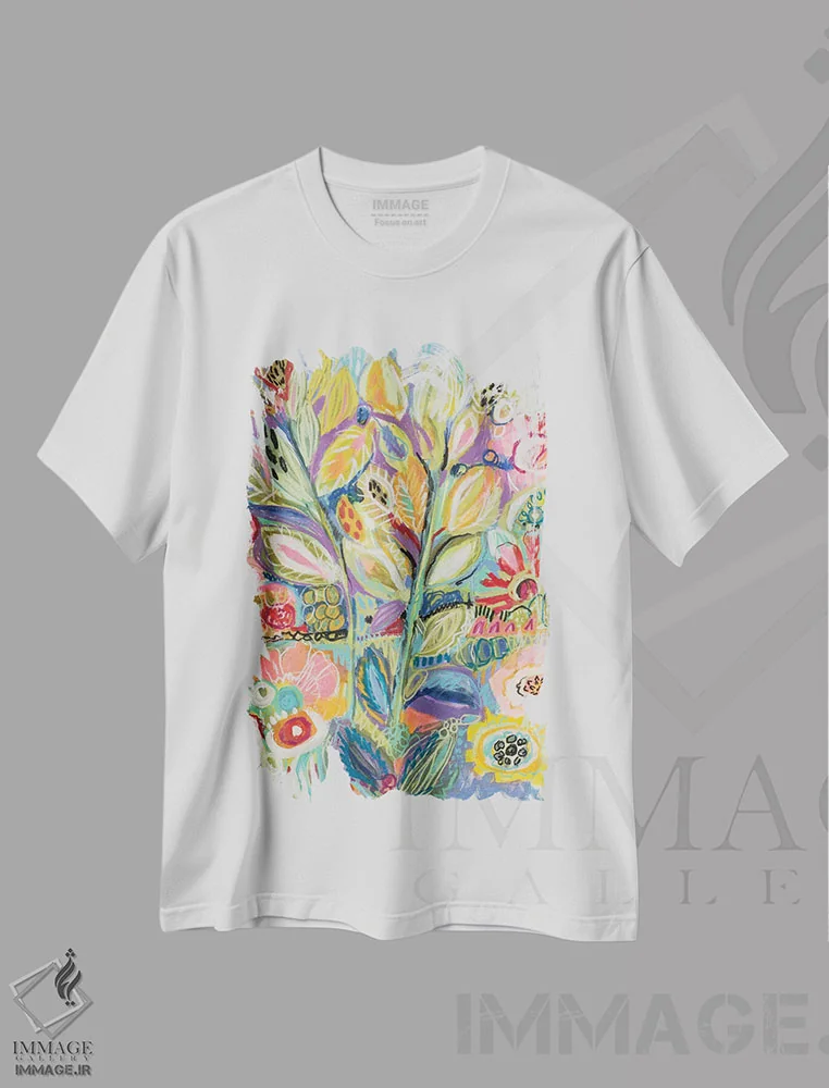 تیشرت سفید طرح دار باغ خیال انگیز ۲، دکور معاصر اثر کارن فیلدز | فروشگاه ایماژ