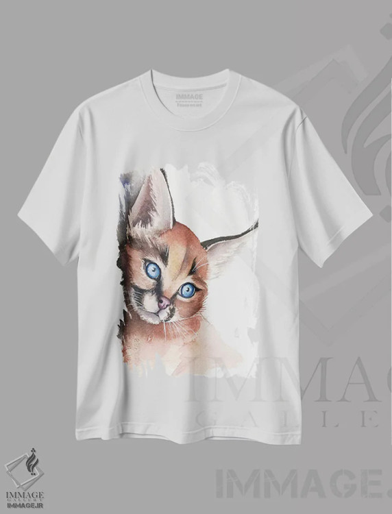 تیشرت سفید طرح دار کاراکال، تزئینی اثر کایرا بالان | immage.ir