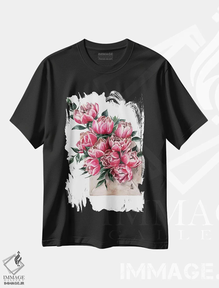 تیشرت مشکی طرح دار پاکت نامه، تزئینی اثر کایرا بالان | فروشگاه ایماژ