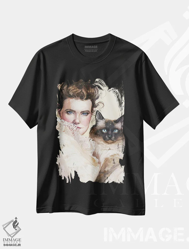 تیشرت مشکی طرح دار خانم گربه ای، مدیوم اثر کایرا بالان | فروشگاه ایماژ