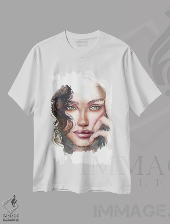تیشرت سفید طرح دار مراقب تو، مدیوم اثر کایرا بالان | immage.ir