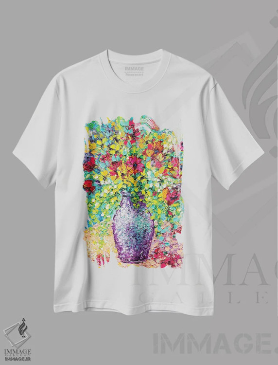 تیشرت سفید طرح دار دسته گل تابستانی، هنر فاخر معاصر اثر کیمبرلی آدامز | immage.ir