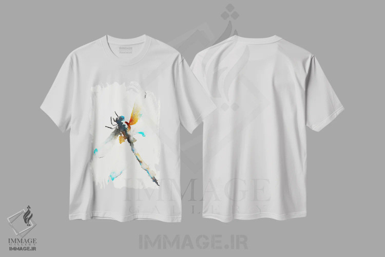تیشرت سفید طرح دار سنجاقک آبی و قهوه ای، دکور معاصر اثر کارین یوهانسون | immage.ir
