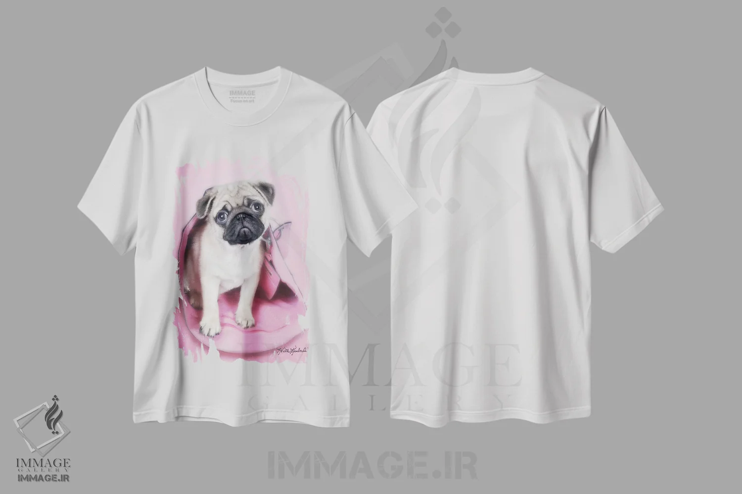 تیشرت سفید طرح دار پاگ در کیف، مدیوم اثر کیت کیمبرلین | immage.ir