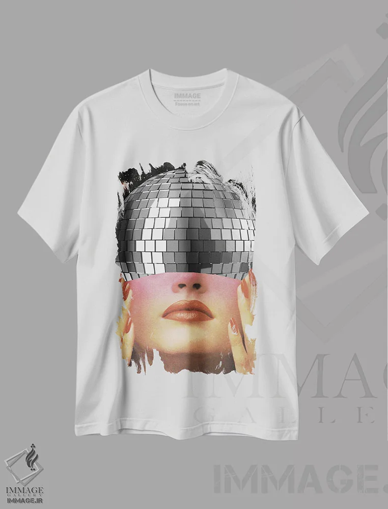 تیشرت سفید طرح دار حس توپ دیسکو، دکور تعطیلات اثر کیکی سی لندن | immage.ir