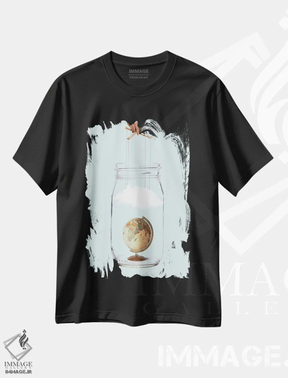 تیشرت مشکی طرح دار مثل یک ماپت، عکاسی ترکیبی اثر کیکی سی لندن | immage.ir