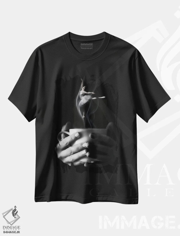 تیشرت مشکی طرح دار جوهره، عکاسی ترکیبی اثر کیکی سی لندن | فروشگاه ایماژ