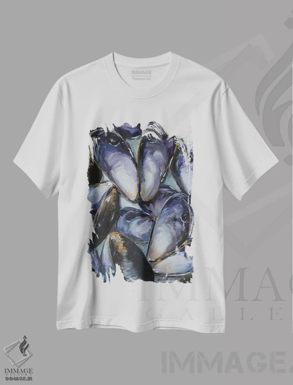 تیشرت سفید طرح دار پوسته صدف سیاه، هنر فاخر معاصر اثر کریستین کاینر | فروشگاه ایماژ
