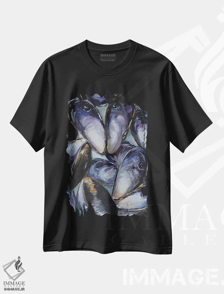 تیشرت مشکی طرح دار پوسته صدف سیاه، هنر فاخر معاصر اثر کریستین کاینر | immage.ir