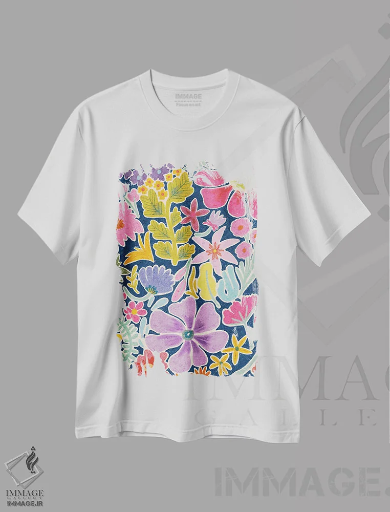 تیشرت سفید طرح دار فلوریستا، دکور بوهمی اثر کارتیکا پارامیتا | immage.ir
