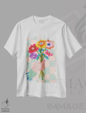 تیشرت سفید طرح دار گل های شقایق، دکور بوهمی اثر کارتیکا پارامیتا | فروشگاه ایماژ