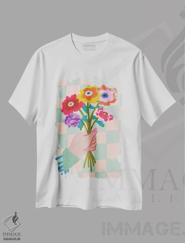 تیشرت سفید طرح دار گل های شقایق، دکور بوهمی اثر کارتیکا پارامیتا | فروشگاه ایماژ