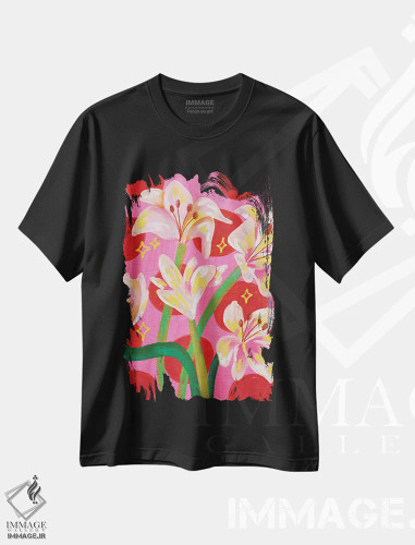 تیشرت مشکی طرح دار سوسن ها، دکور بوهمی اثر کارتیکا پارامیتا | فروشگاه ایماژ