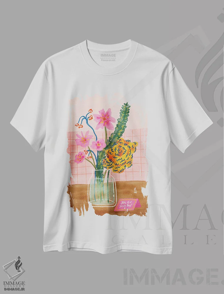 تیشرت سفید طرح دار گل ها در گلدان، دکور بوهمی اثر کارتیکا پارامیتا | immage.ir