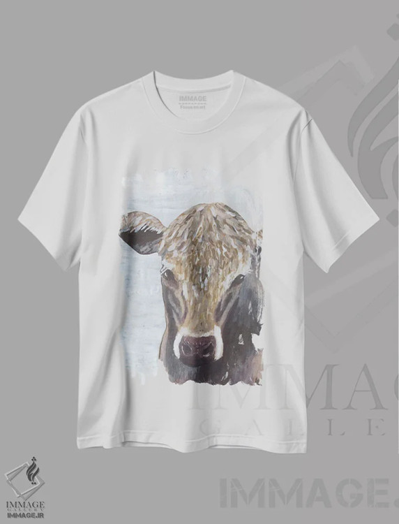 تیشرت سفید طرح دار گاو قهوه ای، دکور روستایی اثر کاتلین برایان | immage.ir
