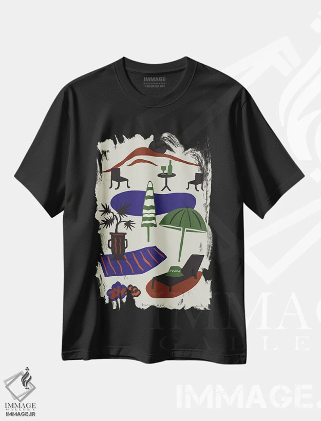 تیشرت مشکی طرح دار کنار استخر با کلاه پرادا، تزئینی اثر کارولینا کلینگ | فروشگاه ایماژ