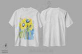 تیشرت سفید طرح دار گل های آفتابگردان، دکور معاصر اثر کرینلاکس | فروشگاه ایماژ