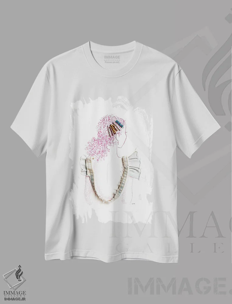تیشرت سفید طرح دار دختر با گیره سرها، هنر آمریکایی آفریقایی تبار اثر کِلی لوتهال | immage.ir