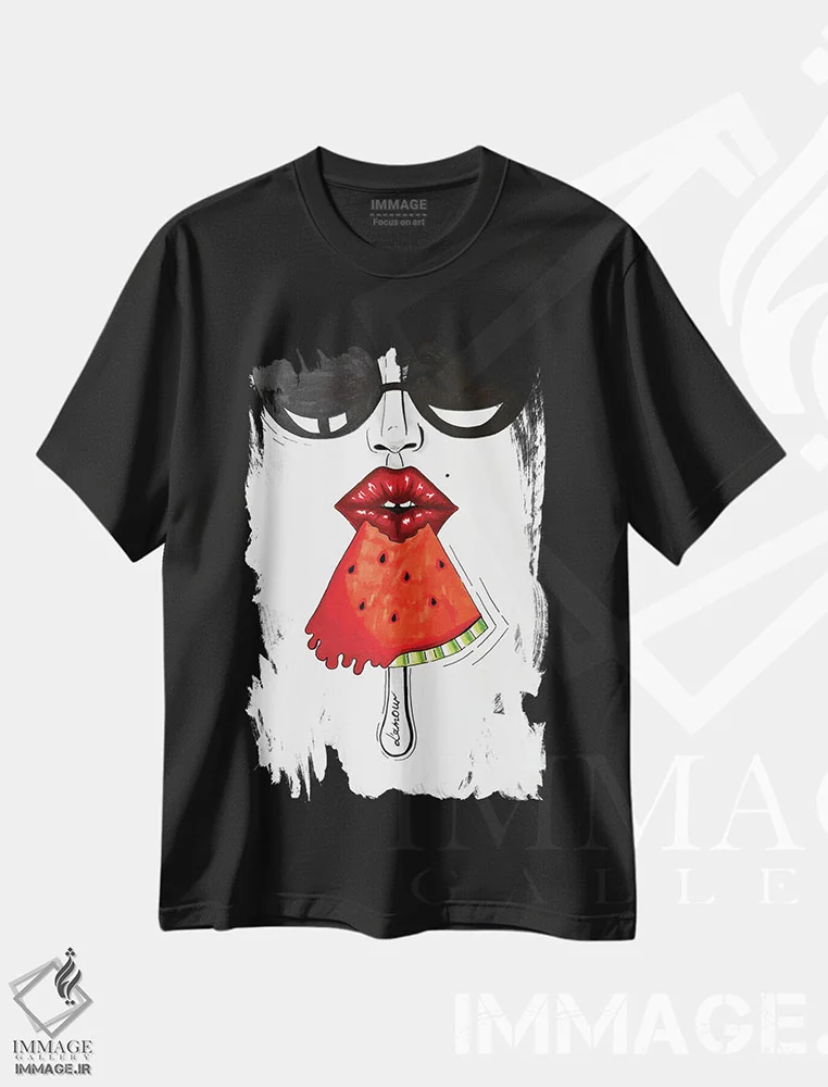 تیشرت مشکی طرح دار حال وهوای تابستانی، مدیوم اثر کریستینا مالن | فروشگاه ایماژ