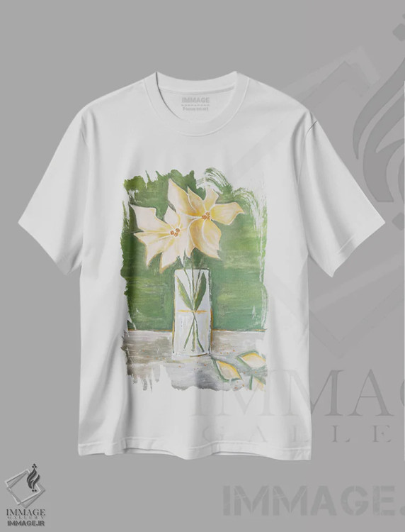 تیشرت سفید طرح دار نوعی گل ها، مدیوم اثر کریستینا مالن | immage.ir