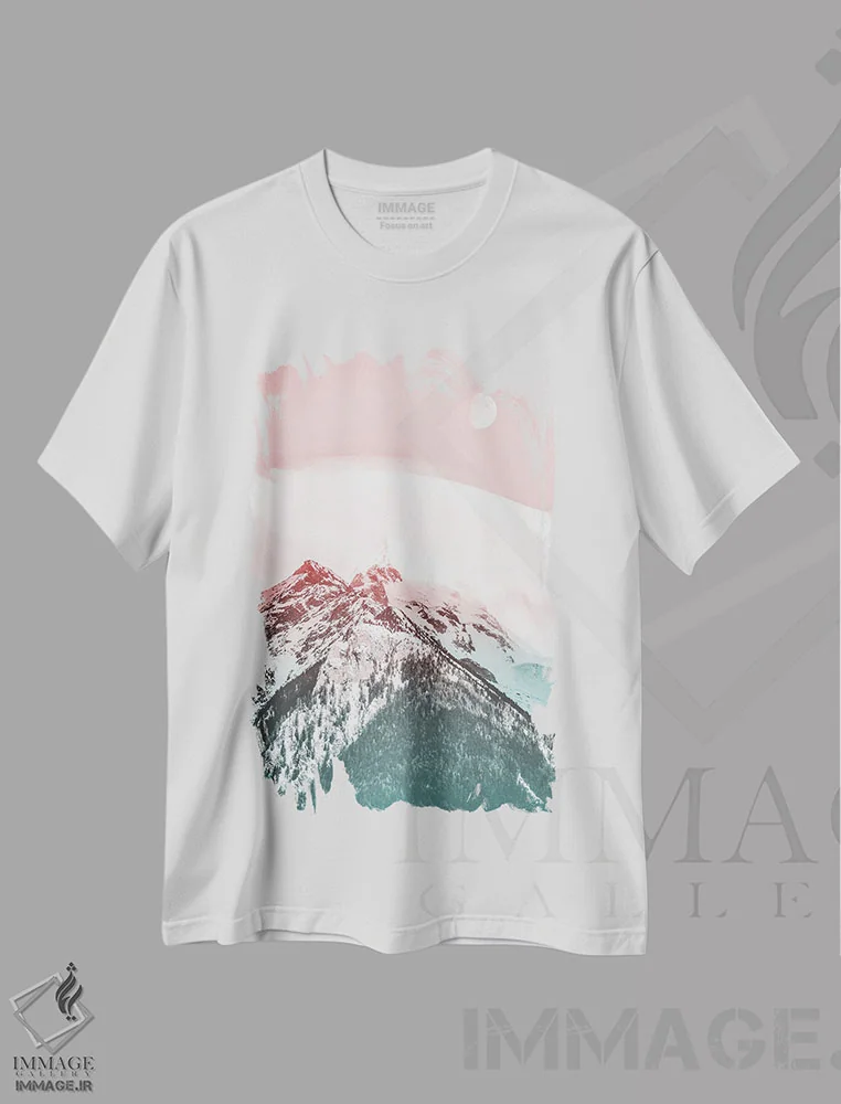 تیشرت سفید طرح دار کوه های صورتی و ماه، مدیوم اثر کارن منداو | immage.ir