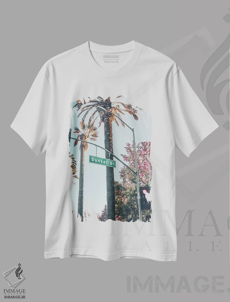 تیشرت سفید طرح دار تابلوی بلوار غروب، مدیوم اثر کارن منداو | immage.ir