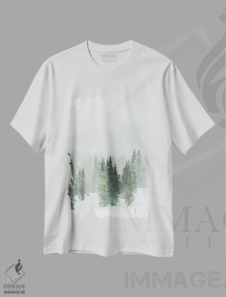 تیشرت سفید طرح دار پانورامای جنگل زمستانی II، دکور تعطیلات اثر کارن منداو | immage.ir