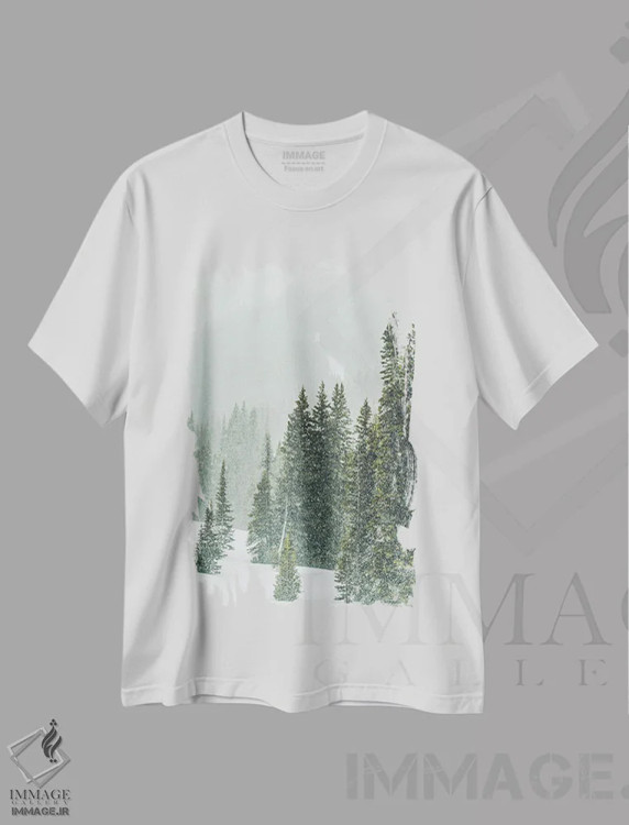 تیشرت سفید طرح دار پانورامای جنگل زمستانی III، دکور تعطیلات اثر کارن منداو | فروشگاه ایماژ