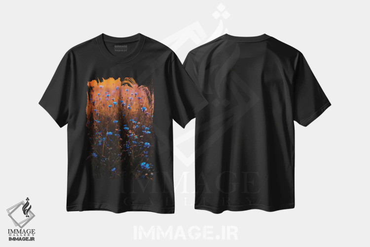 تیشرت مشکی طرح دار مزرعه گل وحشی آبی، مدیوم اثر کارن منداو | فروشگاه ایماژ