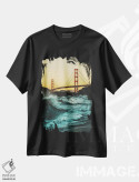 تیشرت مشکی طرح دار پل گلدن گیت با امواج، مدیوم اثر کارن منداو | فروشگاه ایماژ