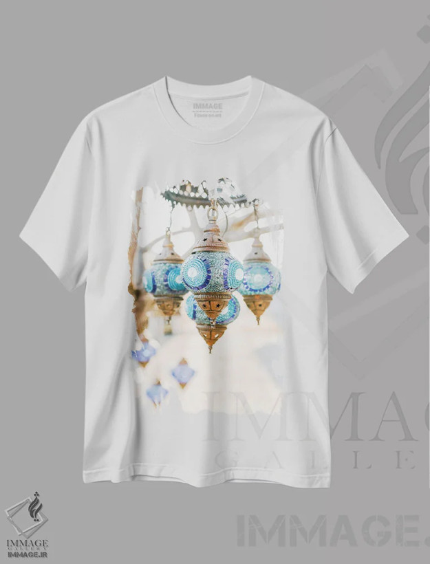 تیشرت سفید طرح دار تزئینات صحرای مراکش، دکور آفریقایی اثر کارن منداو | فروشگاه ایماژ