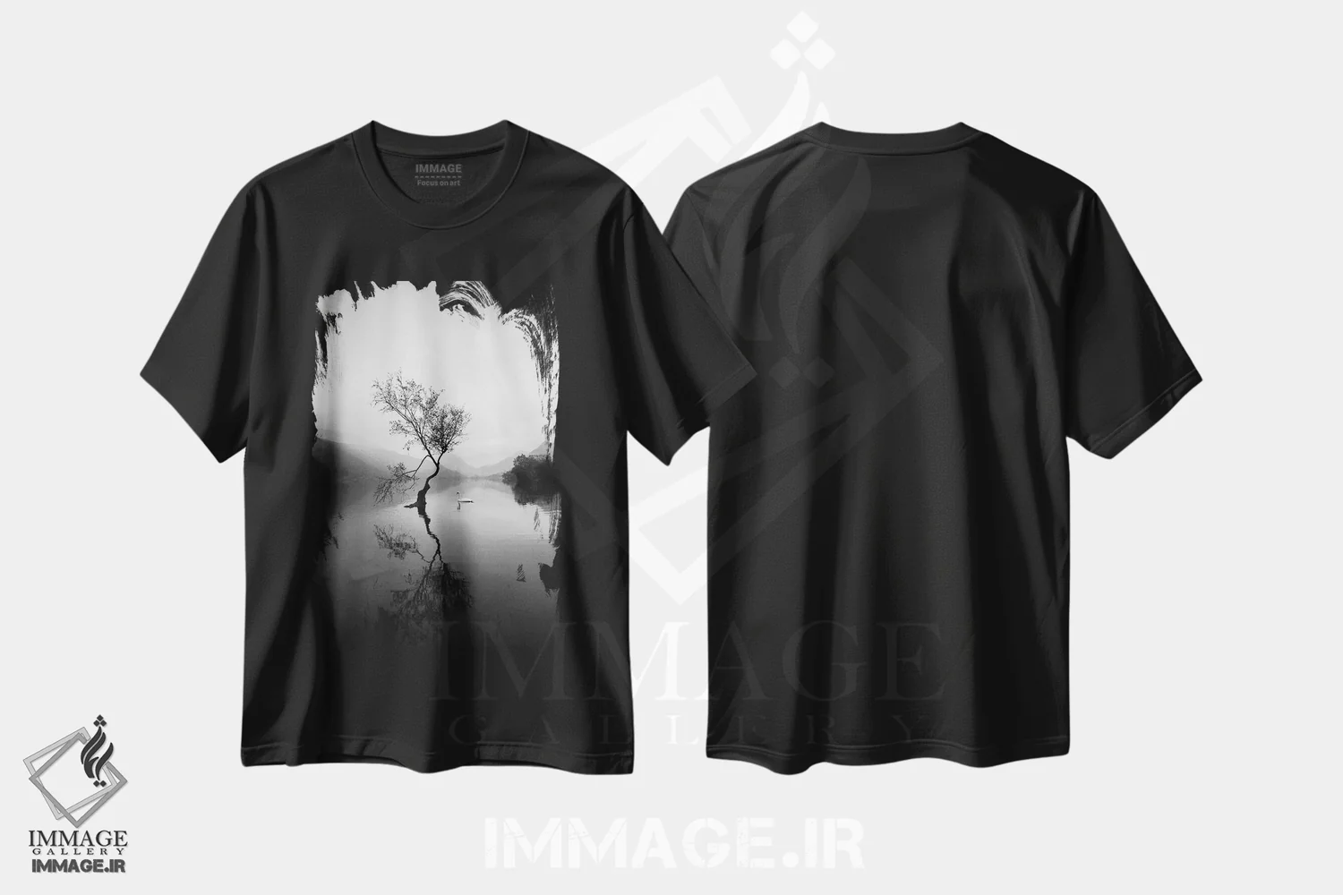 تیشرت مشکی طرح دار درخت تنها در لین پادارن ولز، مدیوم اثر کارن منداو | immage.ir