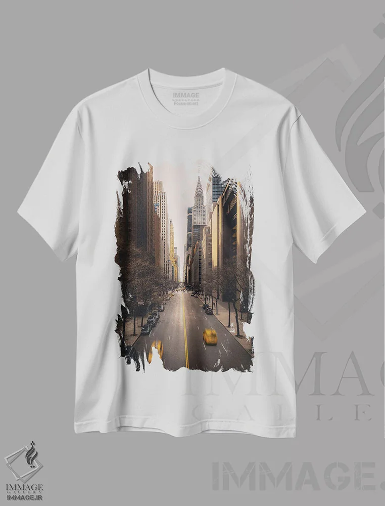 تیشرت سفید طرح دار خیابان نیویورک با تاکسی های زرد، تصاویر اکشن اثر کارن منداو | immage.ir
