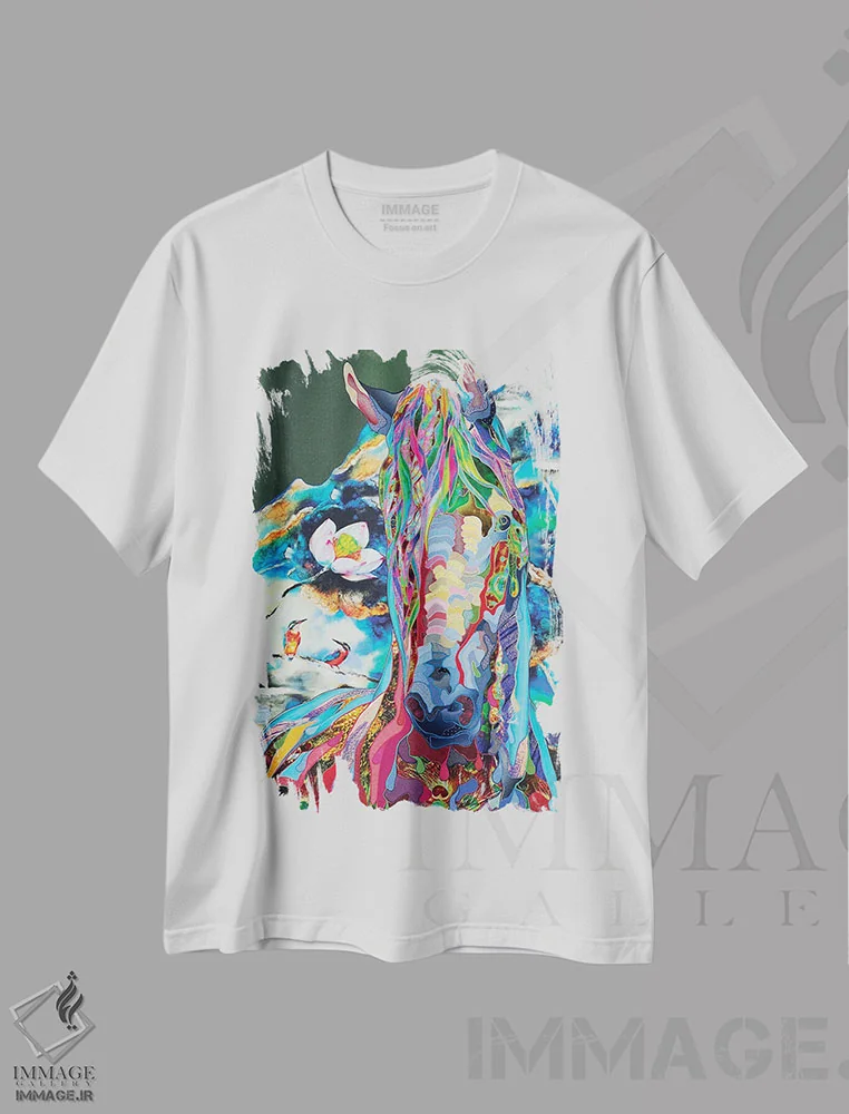 تیشرت سفید طرح دار نیلوفر آبی، دکور معاصر اثر کاستیانتین مالگینف | immage.ir