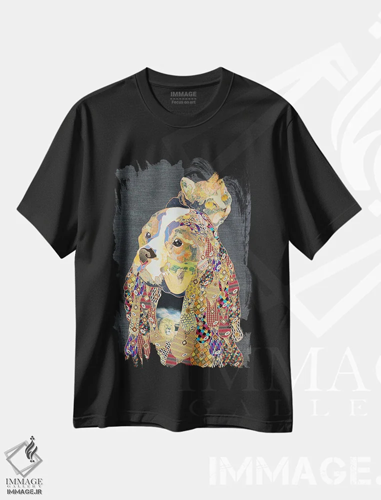 تیشرت مشکی طرح دار منتظر میزبان زن، دکور معاصر اثر کاستیانتین مالگینف | فروشگاه ایماژ