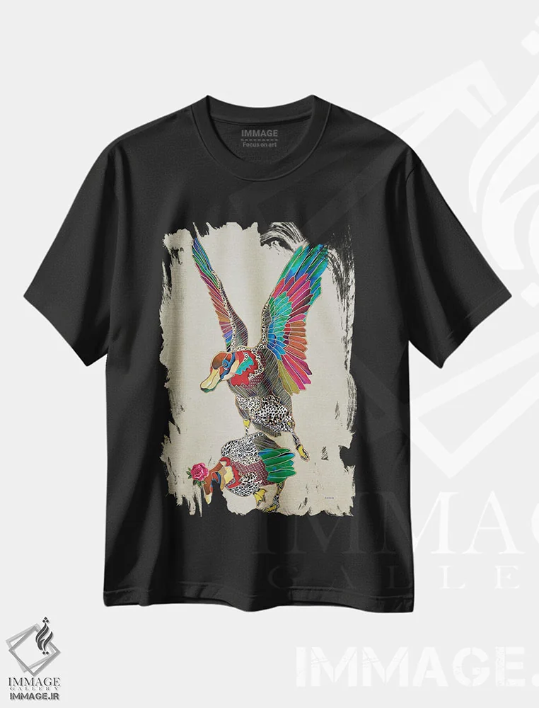 تیشرت مشکی طرح دار جاذبه، دکور معاصر اثر کاستیانتین مالگینف | immage.ir