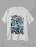 تیشرت سفید طرح دار خرس خلبان ۱، دکور کلبه و لژ اثر کندون کریشنز | immage.ir