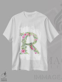 تیشرت سفید طرح دار حرف R گیاهی، تزئینی اثر کلسی مک نت | immage.ir