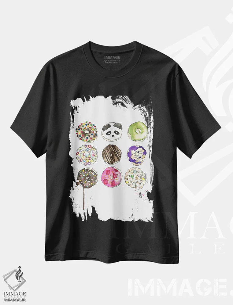 تیشرت مشکی طرح دار پیراشکی ها، تزئینی اثر کلسی مک نت | immage.ir