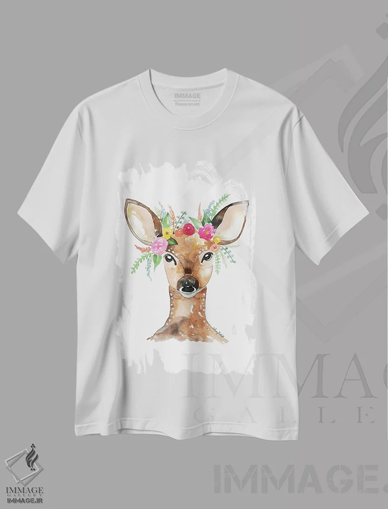 تیشرت سفید طرح دار گوزن با تاج گل، تزئینی اثر کلسی مک نت | immage.ir