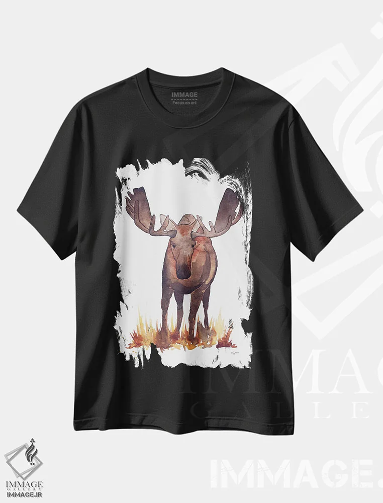 تیشرت مشکی طرح دار گوزن شمالی، دکور کلبه و لژ اثر کلسی مک نت | immage.ir