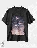 تیشرت مشکی طرح دار شناور آرام، تزئینی اثر مدنایت مون ویژوالز | immage.ir