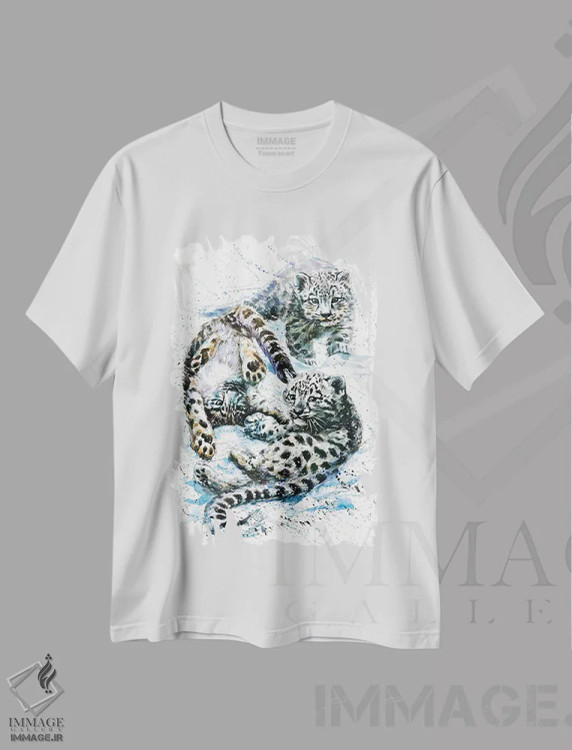 تیشرت سفید طرح دار پلنگ های برفی کوچک، مدیوم اثر کنستانتین کالینین | فروشگاه ایماژ